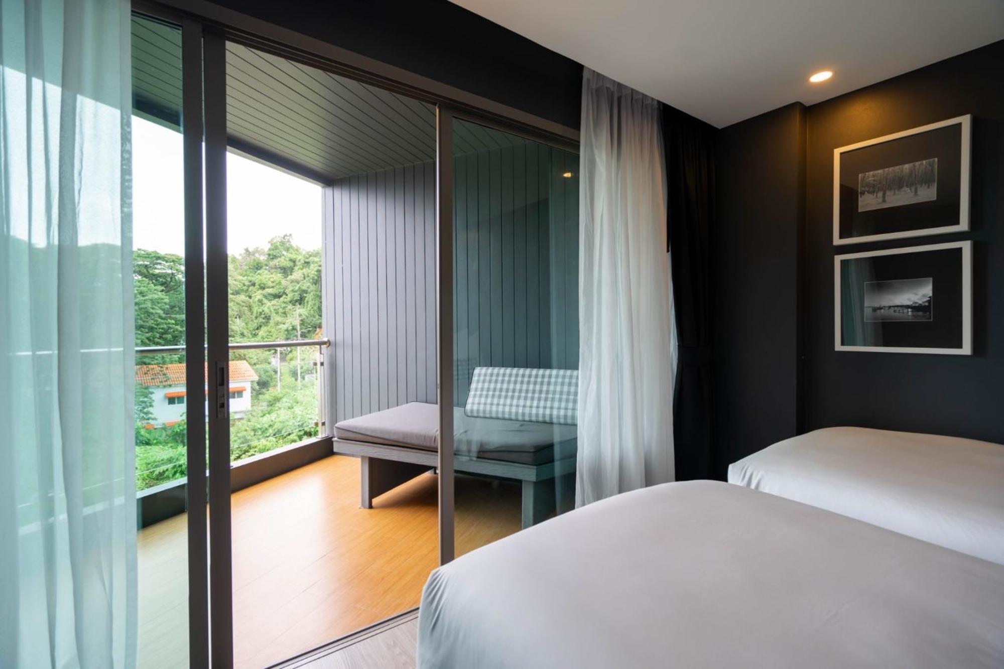 Foto Hotel Phuket Beachfront Kültér fotó Deluxe Room