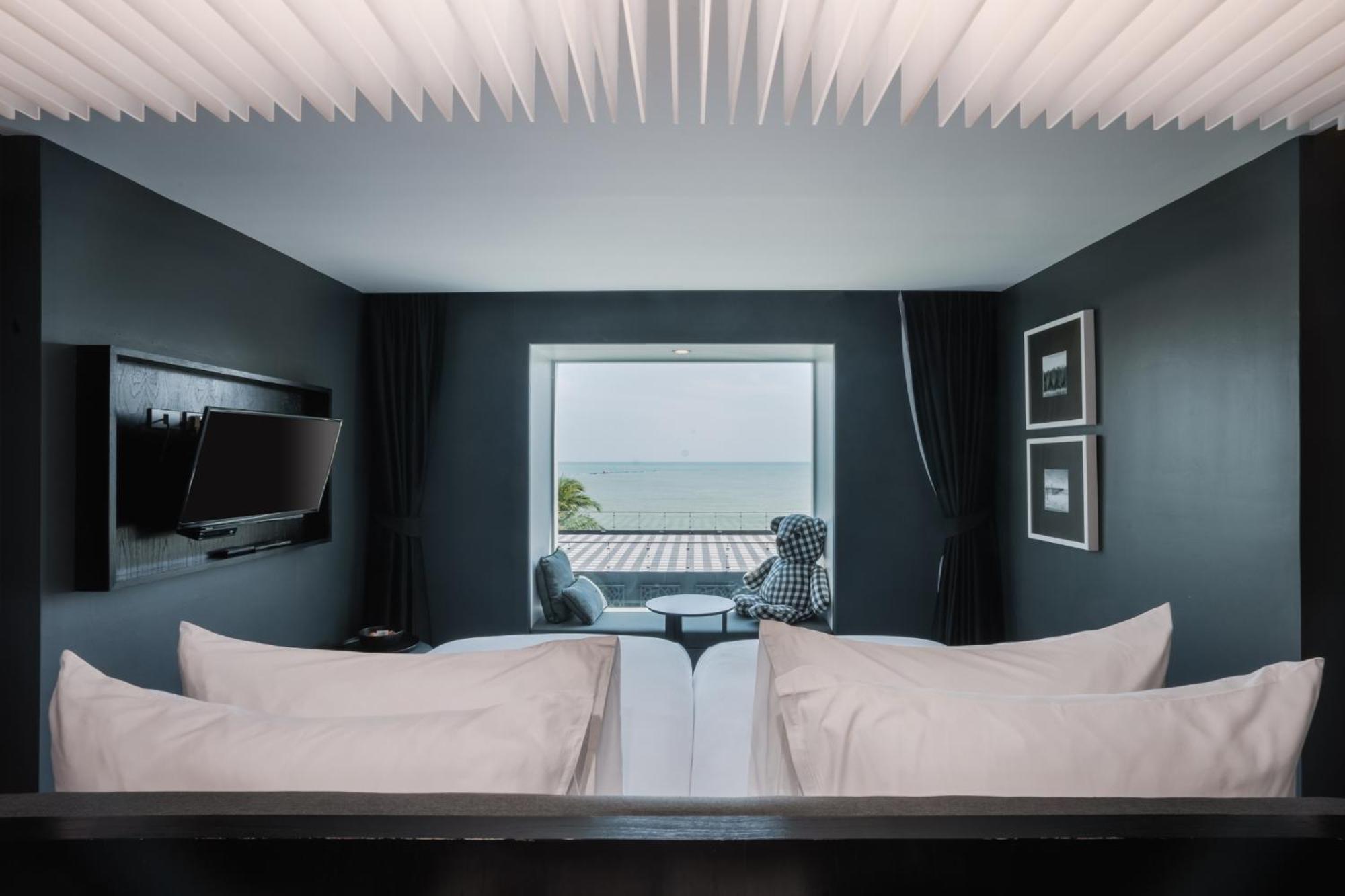 Foto Hotel Phuket Beachfront Kültér fotó Deluxe Ocean View